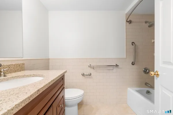 $3,400 | 132 Southport Woods Drive, Unit 132, Fairfield, CT 06890