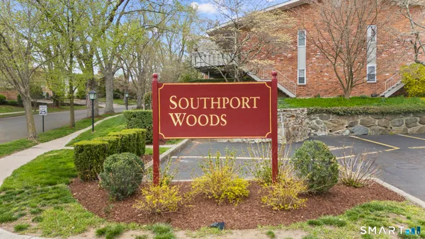 $3,400 | 132 Southport Woods Drive, Unit 132, Fairfield, CT 06890