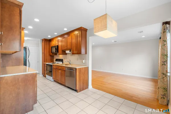 $3,400 | 132 Southport Woods Drive, Unit 132, Fairfield, CT 06890