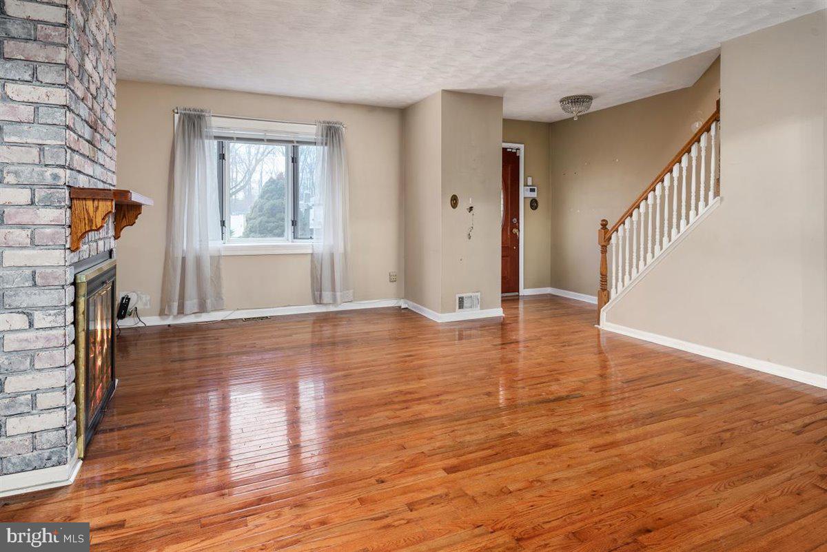 827 Thimbleberry Road Middle River, MD 21220 - Photo 4 of 32