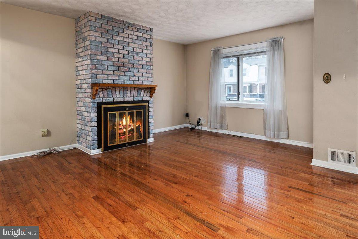 827 Thimbleberry Road Middle River, MD 21220 - Photo 5 of 32