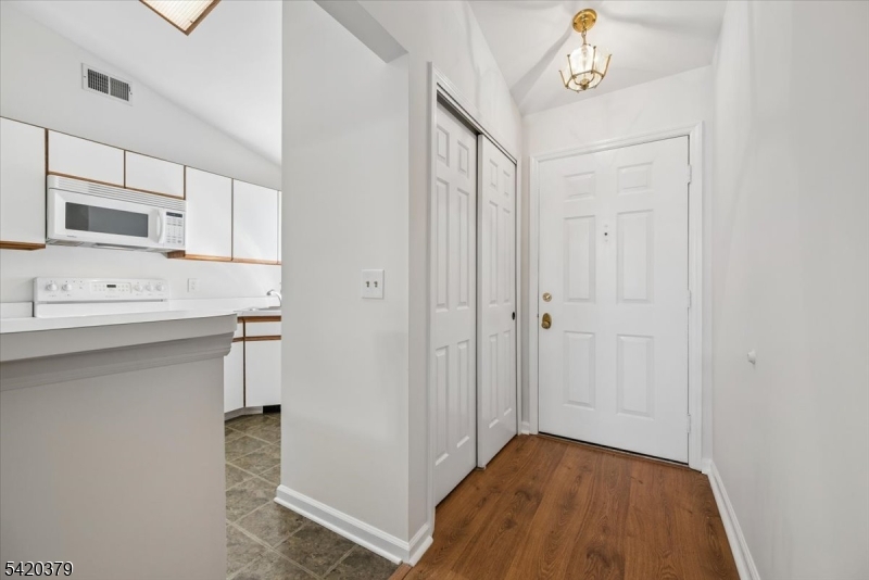 20 Alexandria Way Bernards, NJ 07920 - Photo 3 of 26