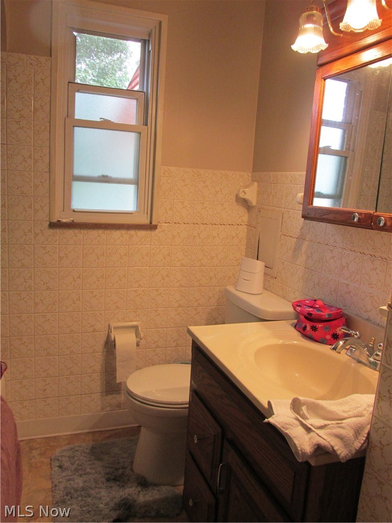 8002 West Ridgewood Drive Cleveland, OH 44129 - Photo 19 of 29