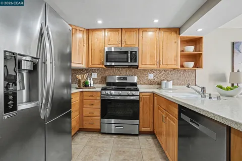 $1,149,000 | 210 Carob Lane, Alameda, CA 94502