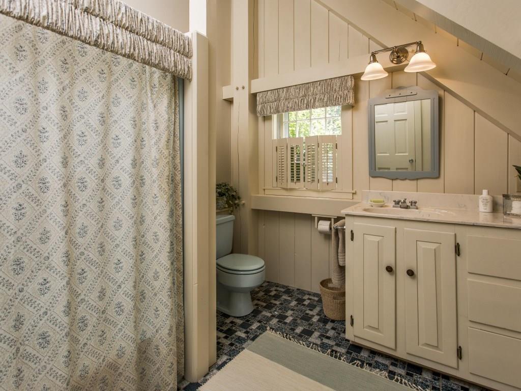 30 Decker Reef Road Boothbay, ME 04544 - Photo 24 of 29 Second floor bathroom with...