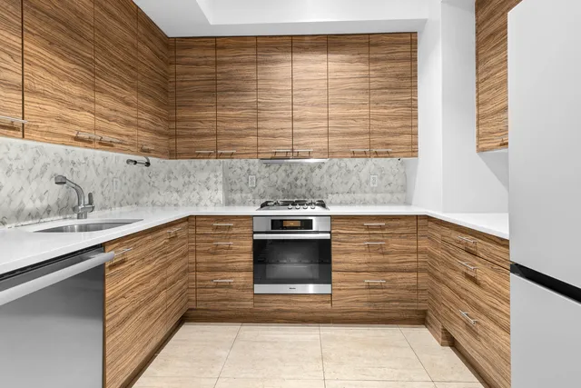 $9,500 | 150 Central Park South, Unit 910 | Central Park South