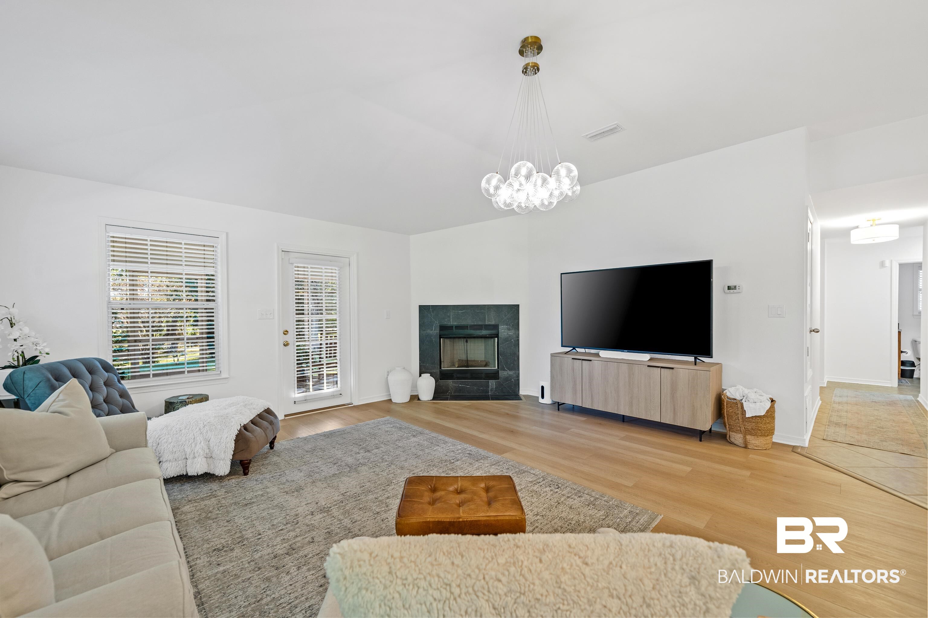 142 Kemper Lane Fairhope, AL 36532 - Photo 10 of 24 Wood-burning fireplace