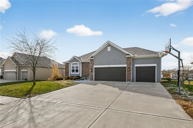 $550,000 | 217 Old Trail Run, Kearney, MO 64060