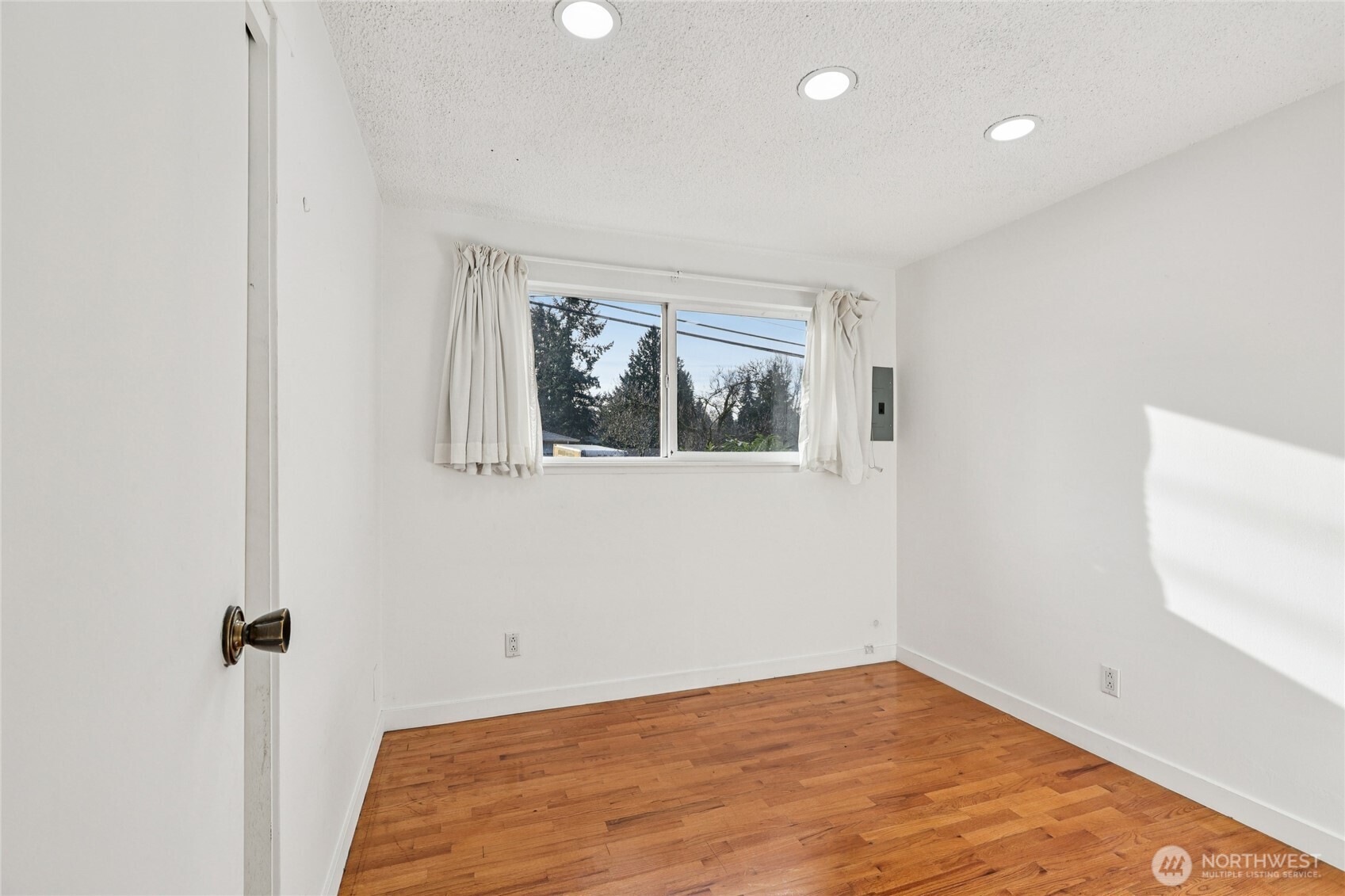 2434 Southwest 328th Street Federal Way, WA 98023 - Photo 12 of 19 a view of empty room with windows