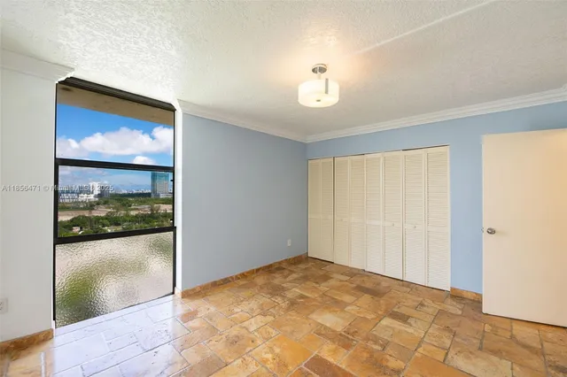 $250,000 | 2350 Northeast 135th Street, Unit 1503, North Miami, FL 33181