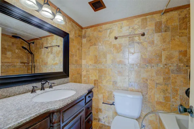 $250,000 | 2350 Northeast 135th Street, Unit 1503, North Miami, FL 33181