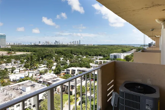 $250,000 | 2350 Northeast 135th Street, Unit 1503, North Miami, FL 33181