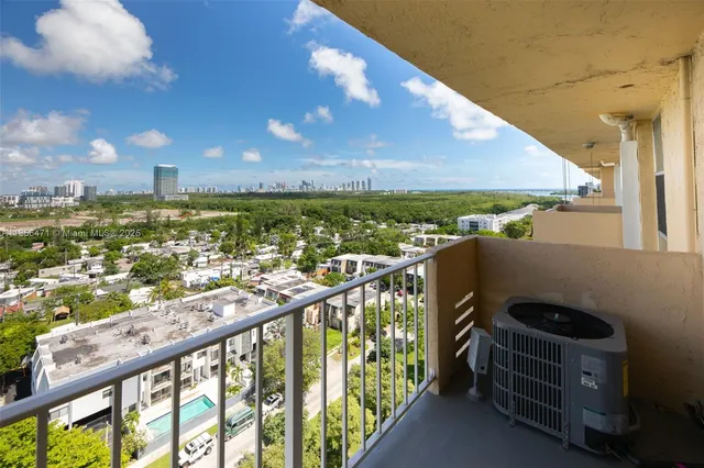 $250,000 | 2350 Northeast 135th Street, Unit 1503, North Miami, FL 33181