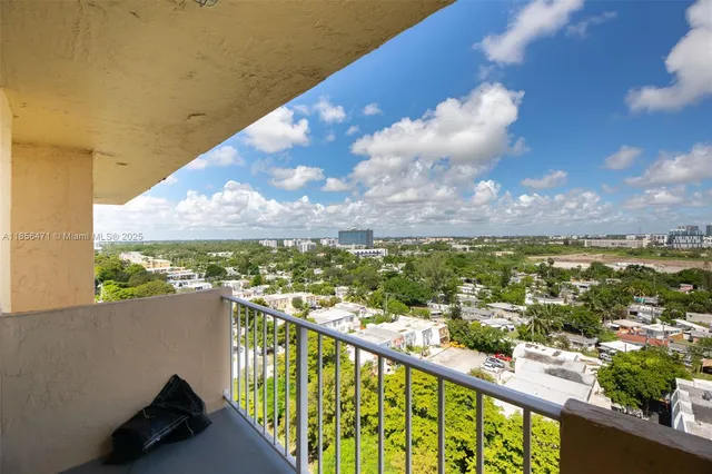 $250,000 | 2350 Northeast 135th Street, Unit 1503, North Miami, FL 33181