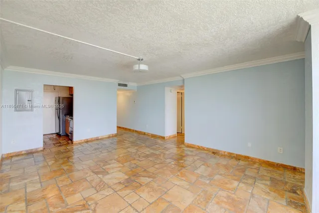 $250,000 | 2350 Northeast 135th Street, Unit 1503, North Miami, FL 33181