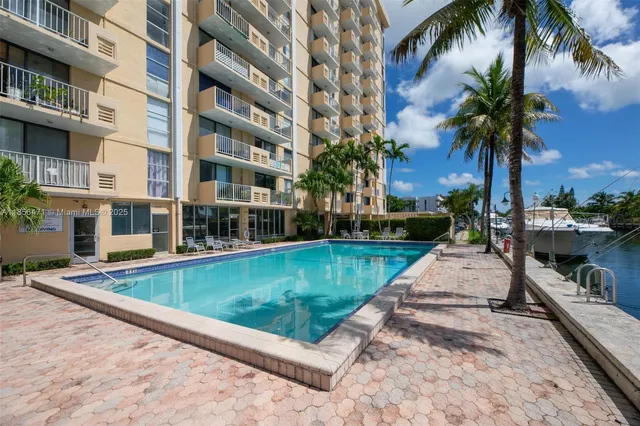 $250,000 | 2350 Northeast 135th Street, Unit 1503, North Miami, FL 33181