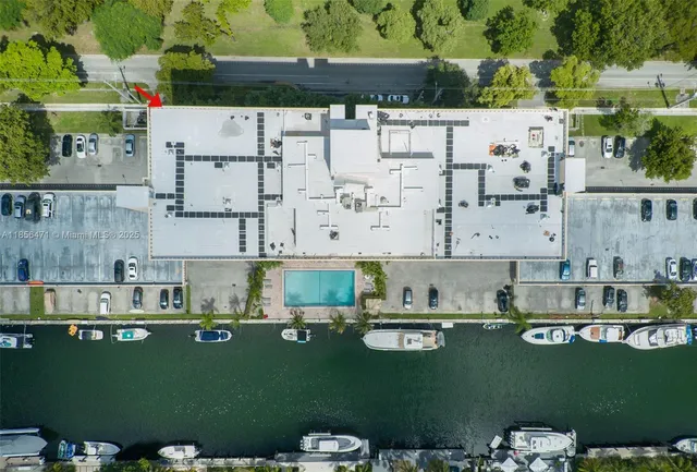 $250,000 | 2350 Northeast 135th Street, Unit 1503, North Miami, FL 33181