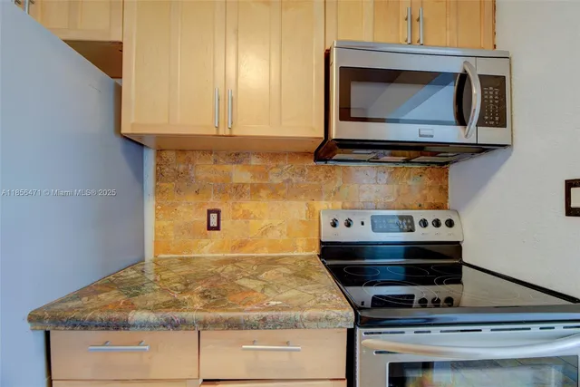 $250,000 | 2350 Northeast 135th Street, Unit 1503, North Miami, FL 33181