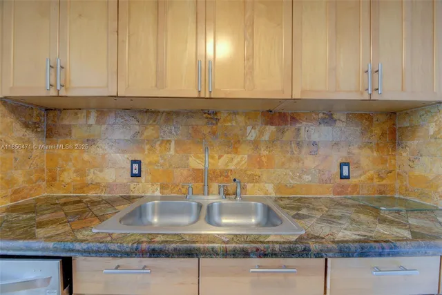 $250,000 | 2350 Northeast 135th Street, Unit 1503, North Miami, FL 33181