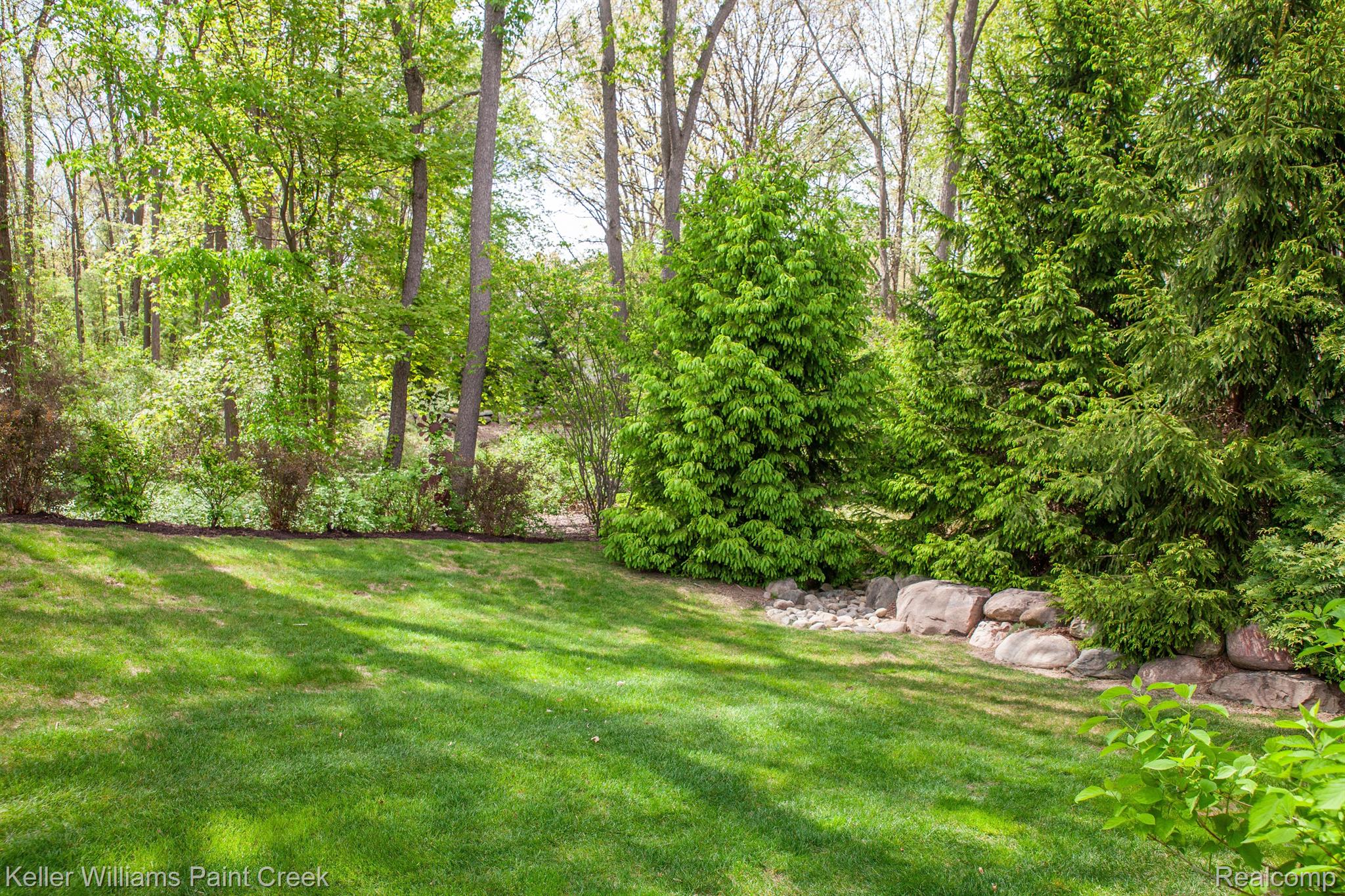 5514 Woodfall Road Clarkston, MI 48348 - Photo 50 of 53 View off the back deck