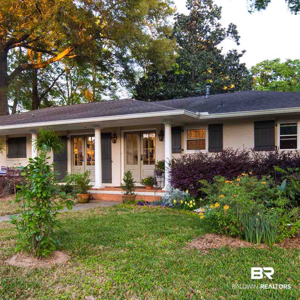 373 Ridgewood Circle Fairhope, AL 36532 - Photo 2 of 24
