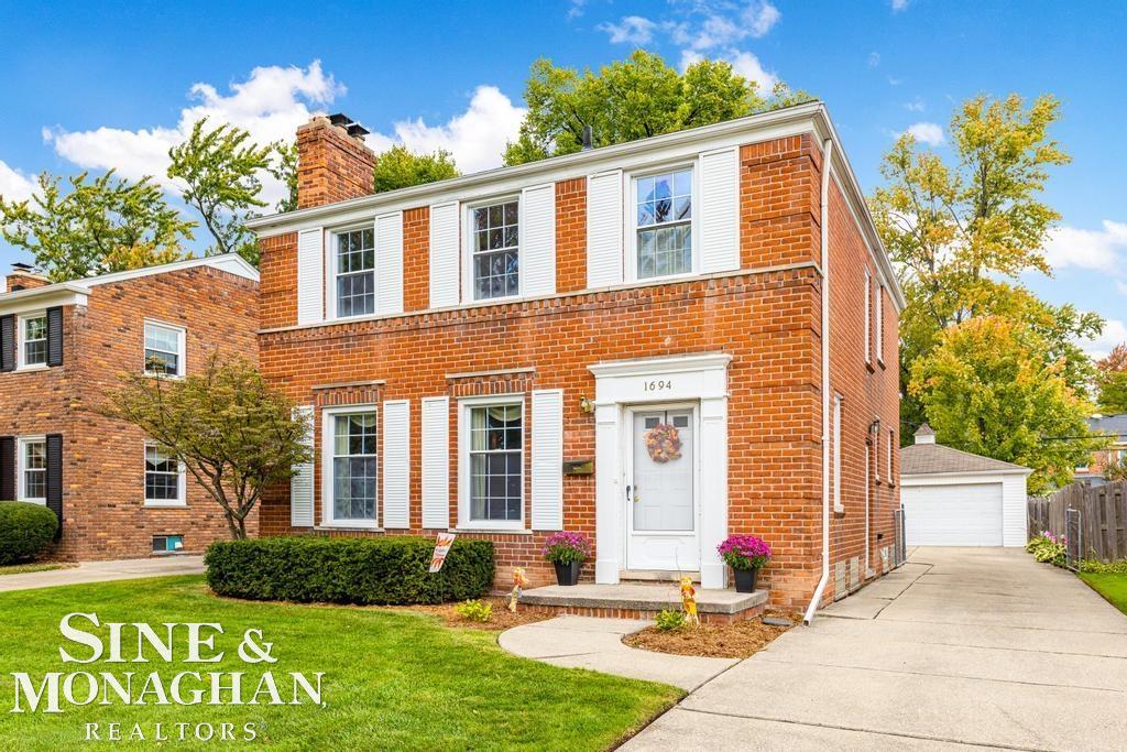 1694 Newcastle Road Grosse Pointe, MI 48236 - Photo 30 of 41 50124791-29.JPG
