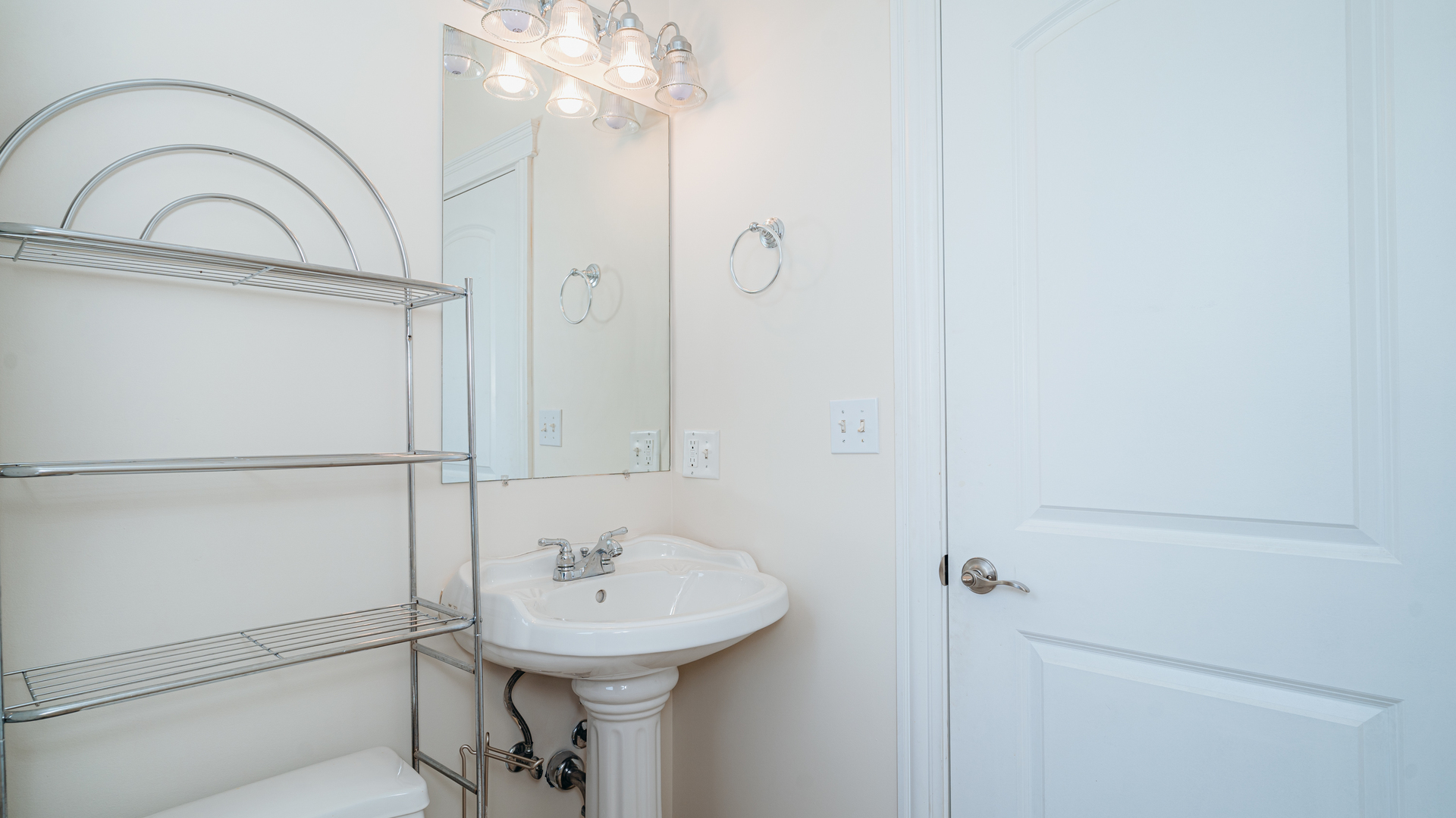 3604 West George Street, Unit 1 Chicago, IL 60618 - Photo 16 of 17