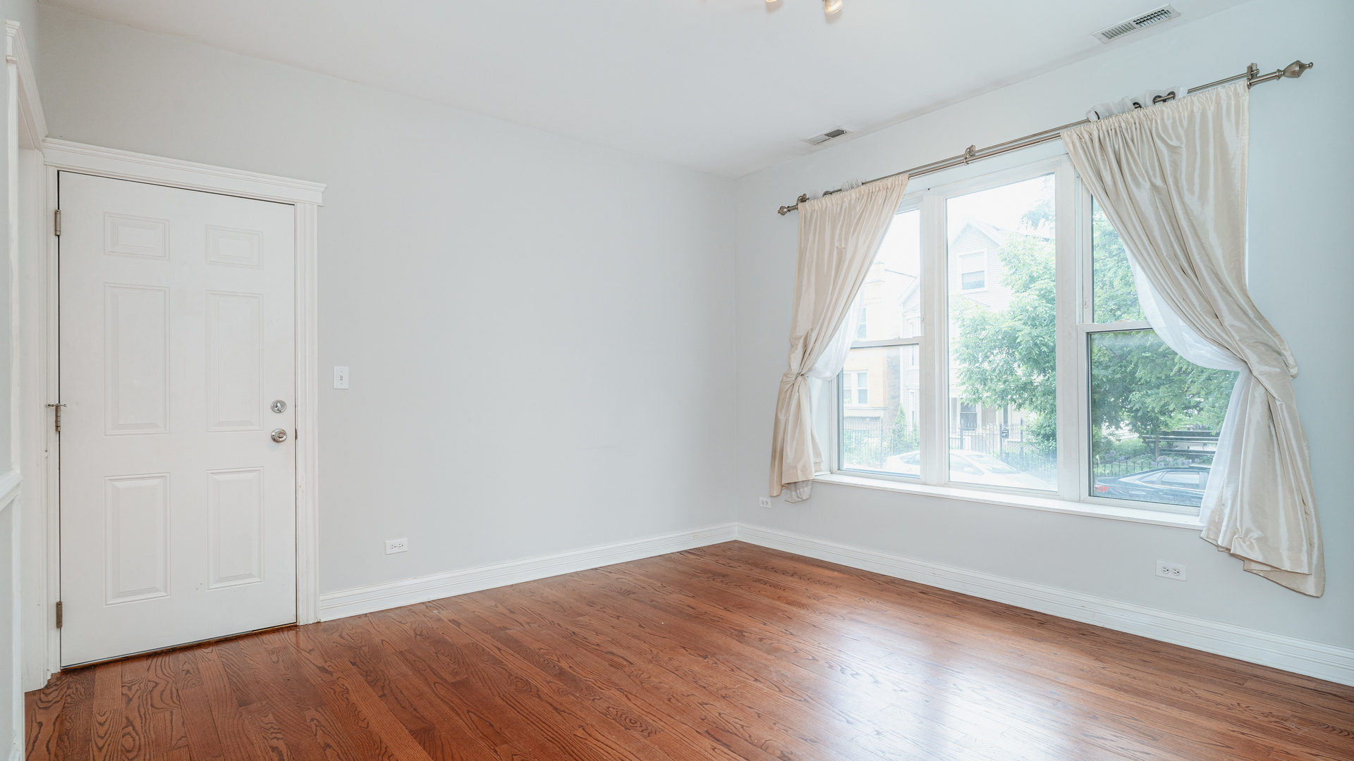 3604 West George Street, Unit 1 Chicago, IL 60618 - Photo 5 of 17