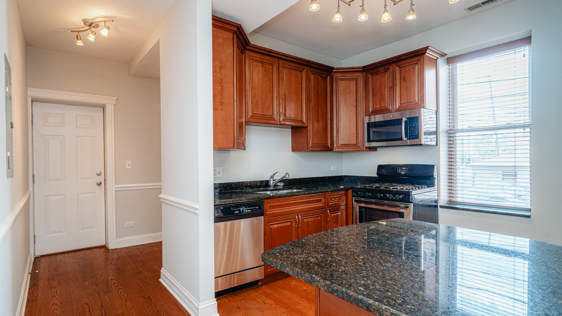 3604 West George Street, Unit 1 Chicago, IL 60618 - Photo 9 of 17