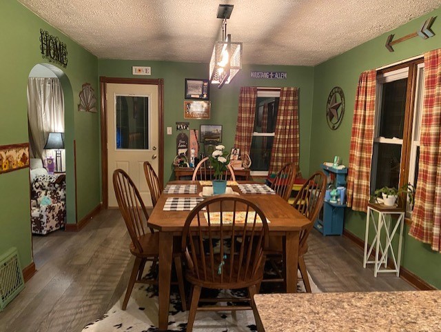 4373 East 250th Road Mendota, IL 61342 - Photo 5 of 26 a view of a dining room with furniture