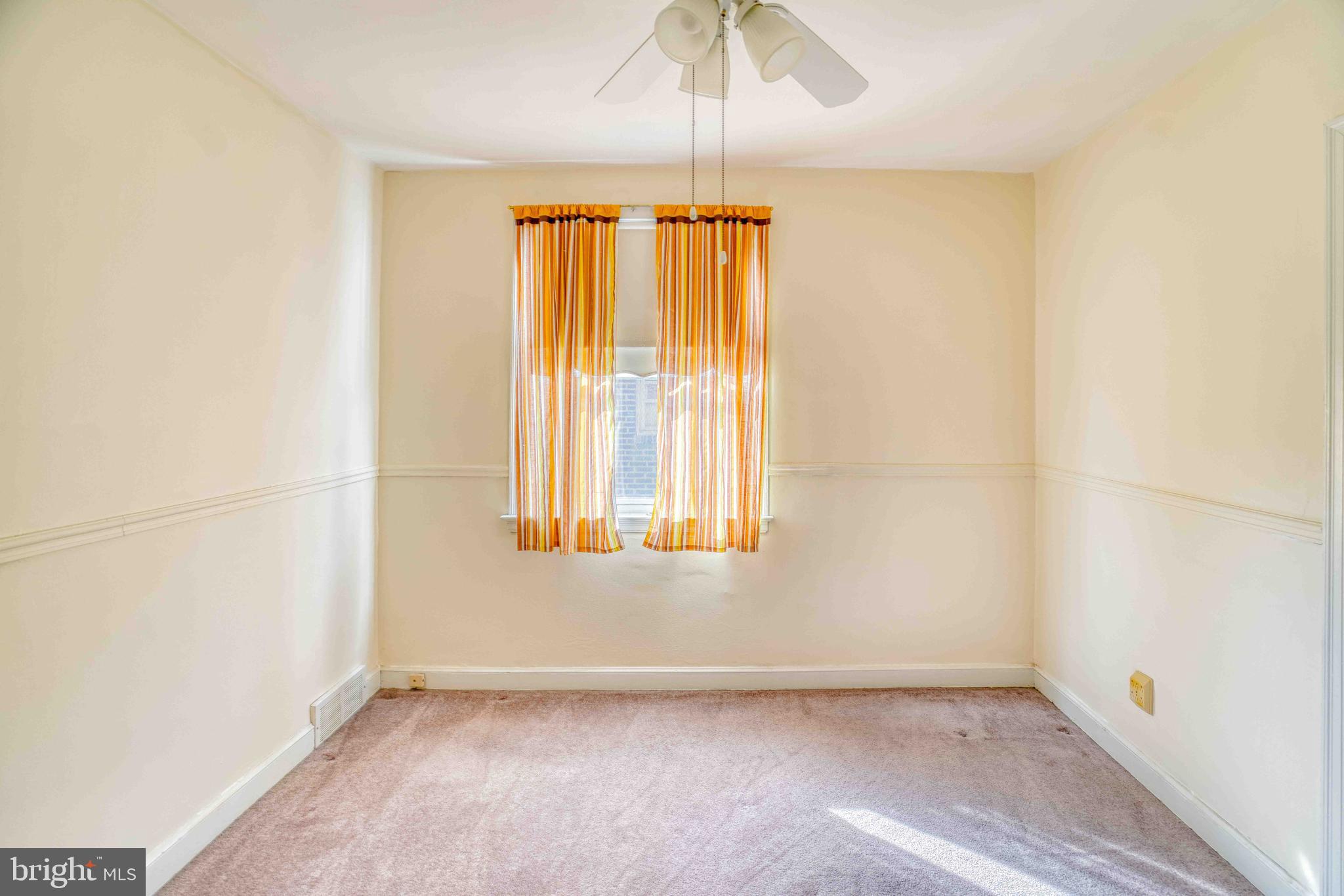 1136 Kerper Street Philadelphia, PA 19111 - Photo 23 of 41 an empty room with a window