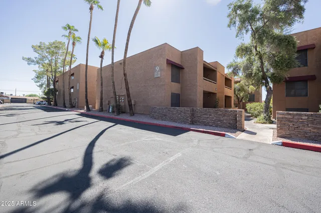 $1,295 | 2625 East Indian School Road, Unit 232, Phoenix, AZ 85016