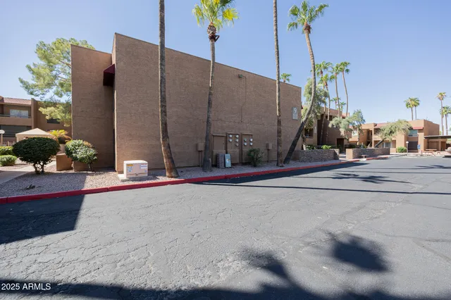 $1,295 | 2625 East Indian School Road, Unit 232, Phoenix, AZ 85016