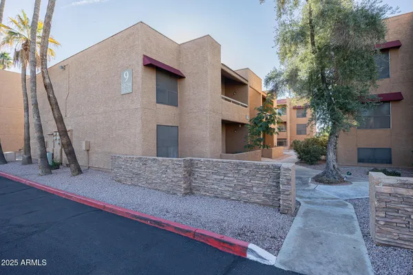 $895 | 2625 East Indian School Road, Unit 232, Phoenix, AZ 85016