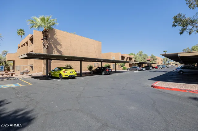 $1,295 | 2625 East Indian School Road, Unit 232, Phoenix, AZ 85016