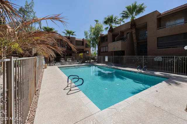 $1,295 | 2625 East Indian School Road, Unit 232, Phoenix, AZ 85016
