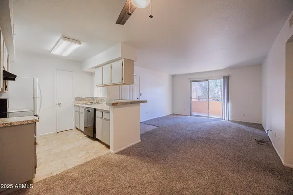 $895 | 2625 East Indian School Road, Unit 232, Phoenix, AZ 85016