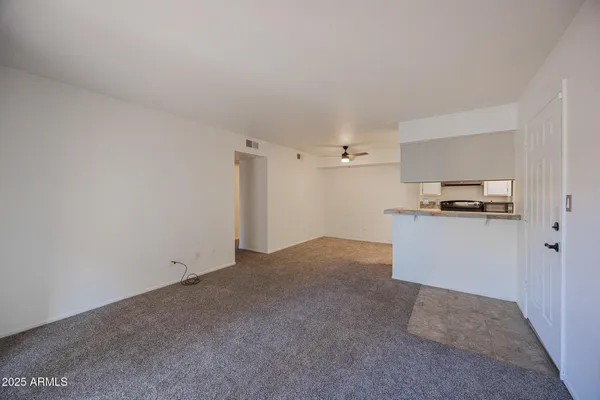$950 | 2625 East Indian School Road, Unit 232, Phoenix, AZ 85016