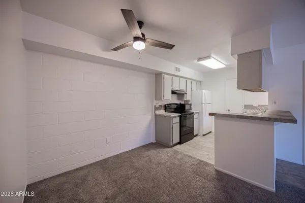 $895 | 2625 East Indian School Road, Unit 232, Phoenix, AZ 85016