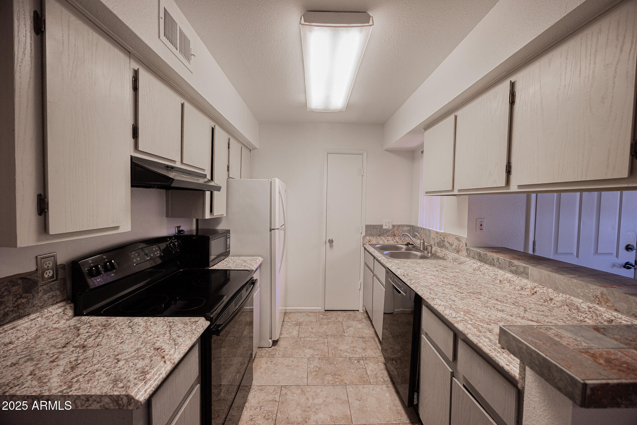 2625 East Indian School Road, Unit 232 Phoenix, AZ 85016 - Photo 9 of 21 B33A6519