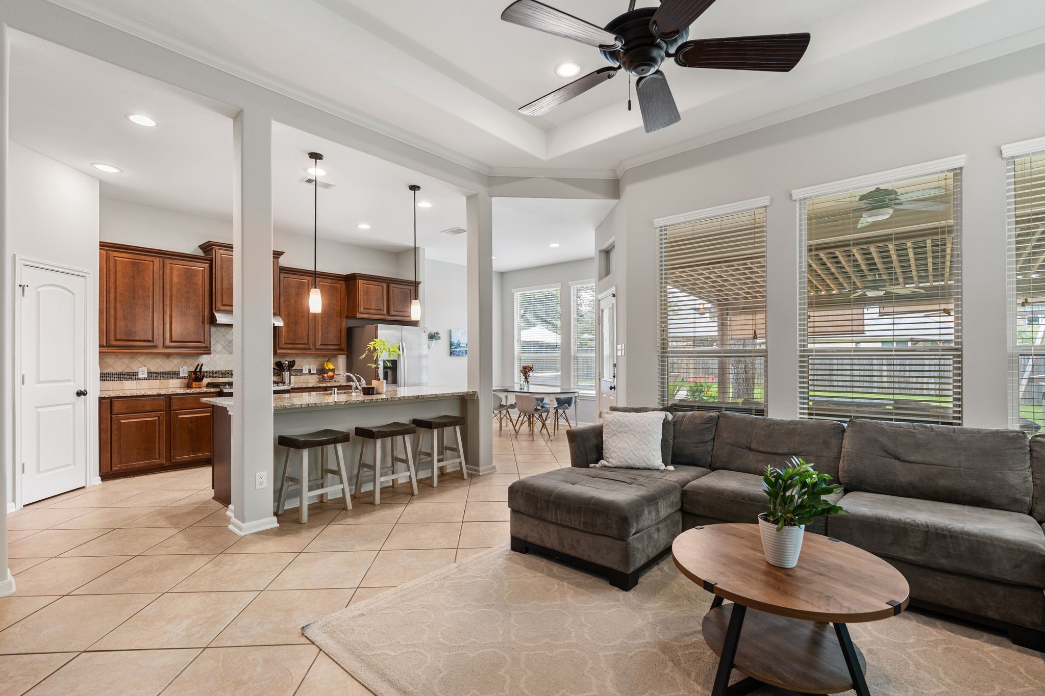 35 Nagshead Place Spring, TX 77389 - Photo 9 of 40