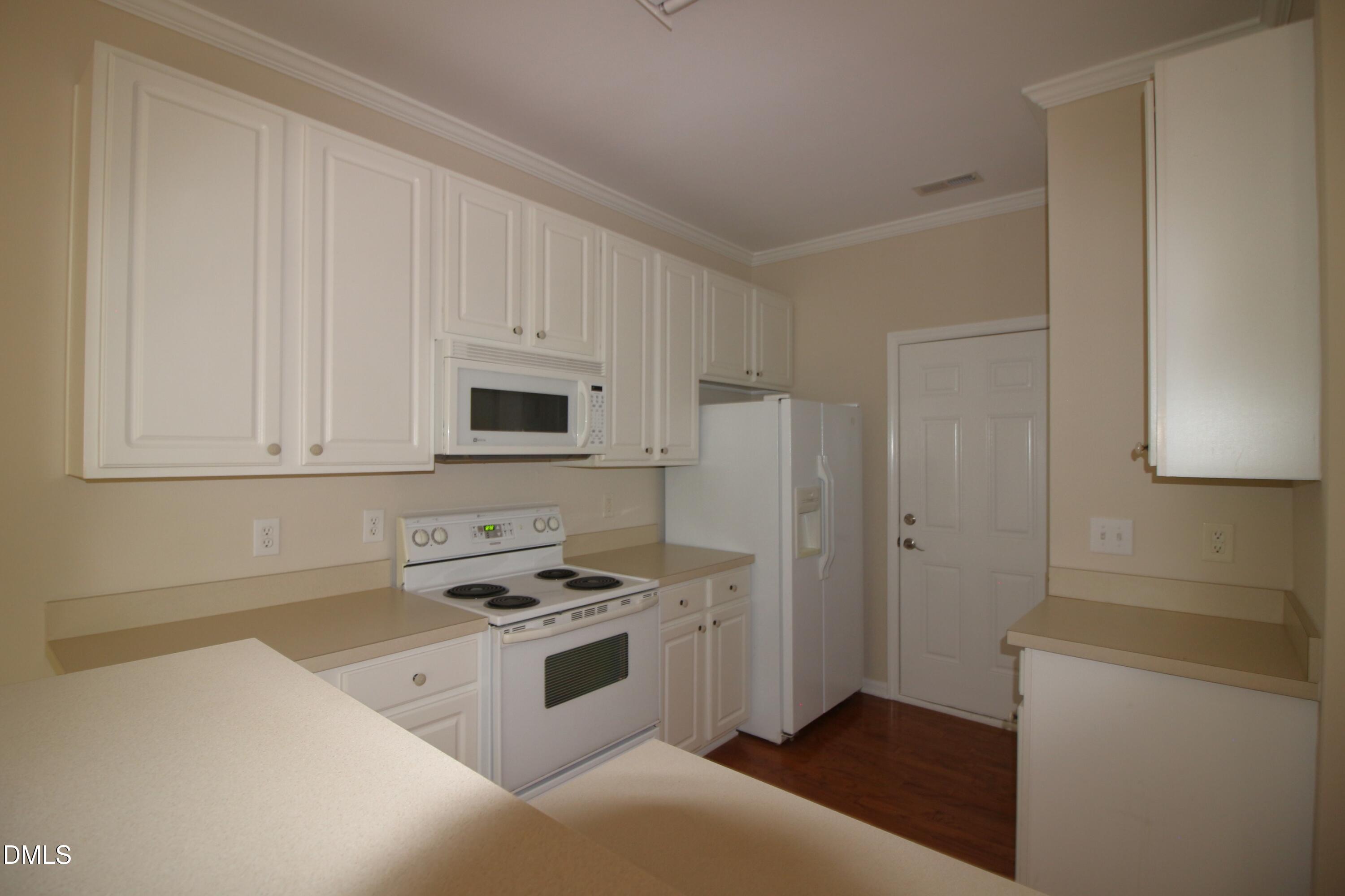 2517 Valley Haven Drive Raleigh, NC 27603 - Photo 8 of 21 IMG_2390