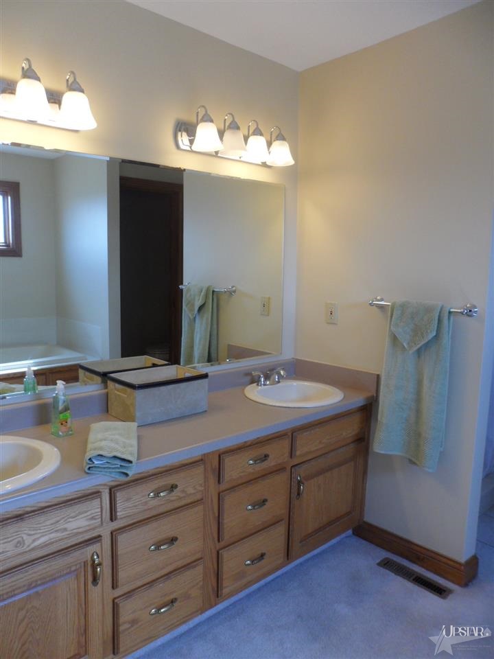 501 Hunters Ridge Auburn, IN 46706 - Photo 16 of 30 Gallery Image 16