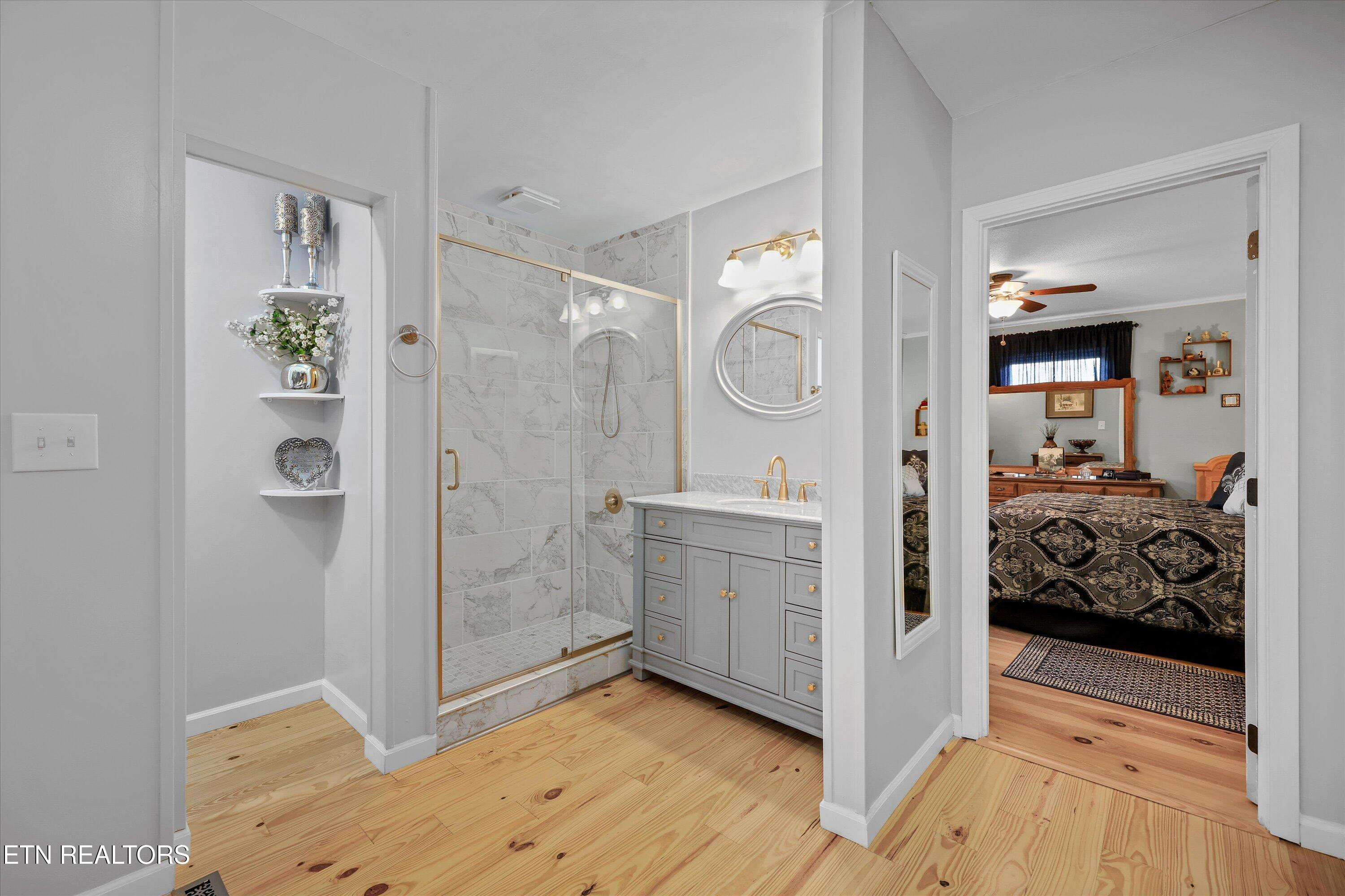 7969 Glendale Community Road Greenback, TN 37742 - Photo 29 of 56 Primary bath on main