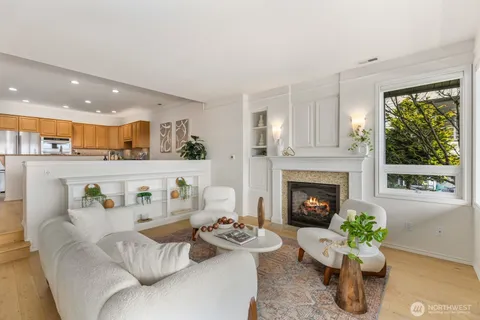 $750,000 | 2349 Harbor Avenue Southwest, Unit 701, Seattle, WA 98126
