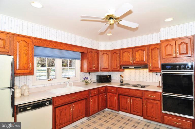 5125 Durham Road East Columbia, MD 21044 - Photo 4 of 21 Kitchen