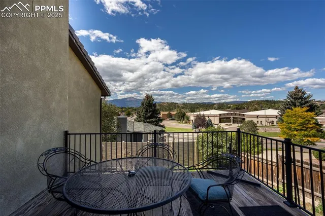 $570,000 | 2430 Zane Circle, Colorado Springs, CO 80909