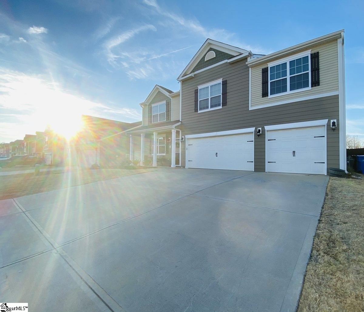 213 Lake Grove Road Simpsonville, SC 29681 - Photo 3 of 27 Gallery Image 3