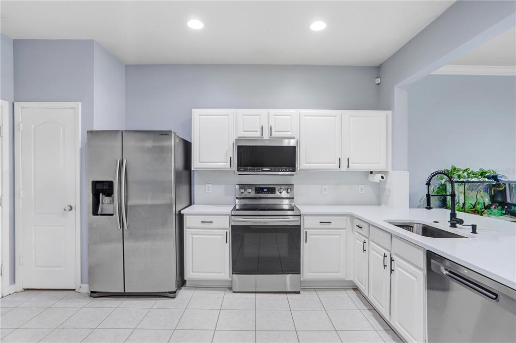 4986 Pond Ridge Drive Riverview, FL 33578 - Photo 5 of 28