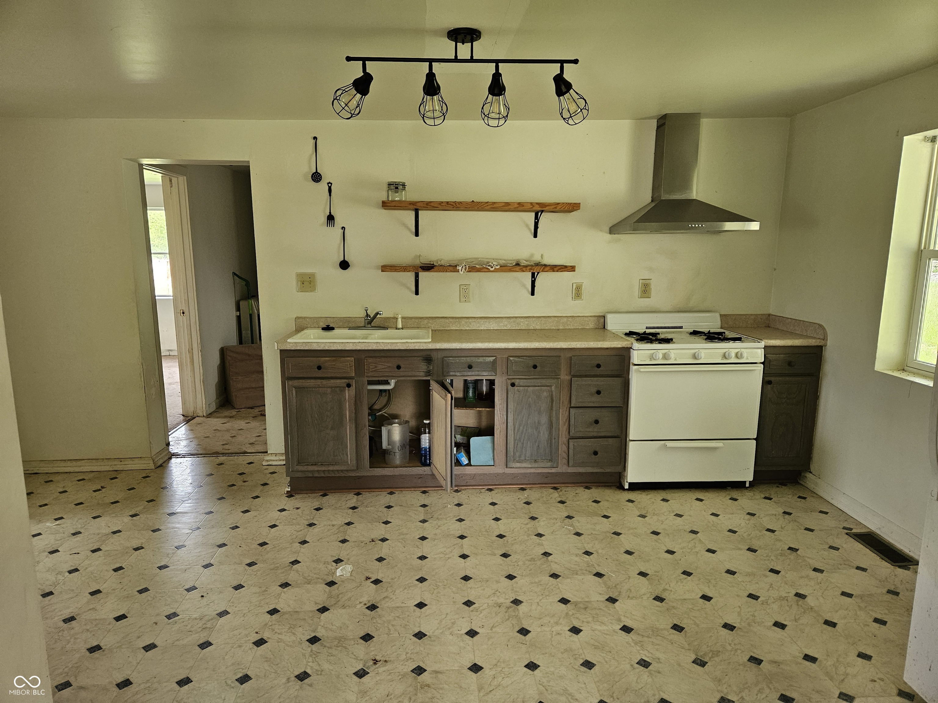 10731 Newport Road Bowling Green, IN 47833 - Photo 5 of 25